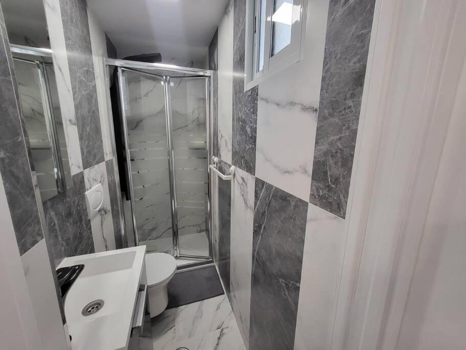 Las Canteras New 2 Bedrooms Flat At The Beach Parking Optional Лас Палмас де Гран Канария Екстериор снимка