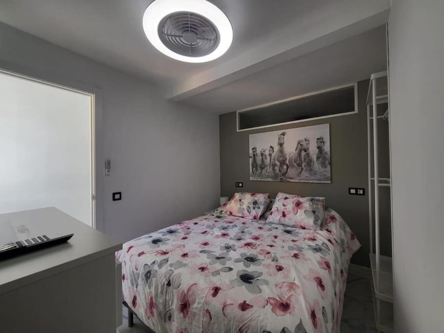 Las Canteras New 2 Bedrooms Flat At The Beach Parking Optional Лас Палмас де Гран Канария Екстериор снимка