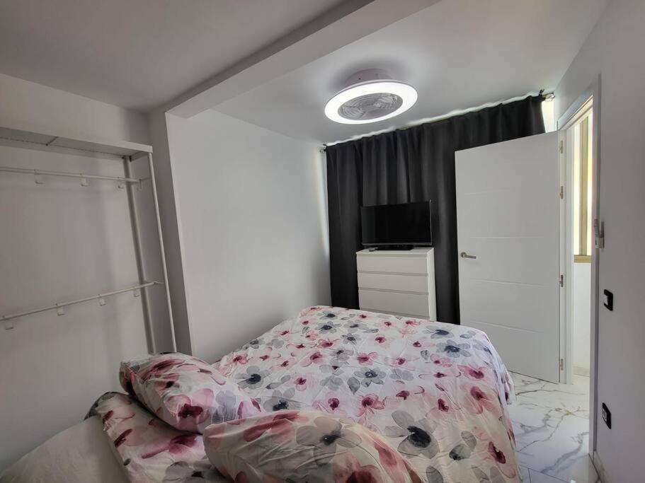 Las Canteras New 2 Bedrooms Flat At The Beach Parking Optional Лас Палмас де Гран Канария Екстериор снимка