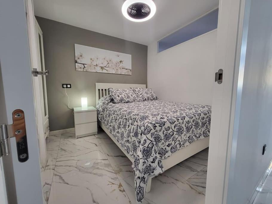 Las Canteras New 2 Bedrooms Flat At The Beach Parking Optional Лас Палмас де Гран Канария Екстериор снимка
