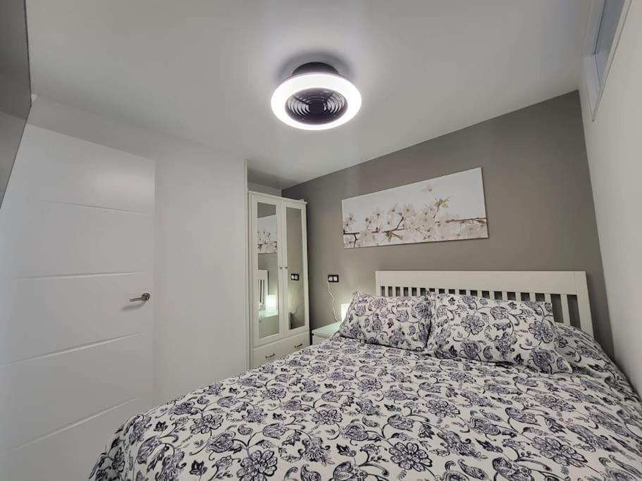 Las Canteras New 2 Bedrooms Flat At The Beach Parking Optional Лас Палмас де Гран Канария Екстериор снимка