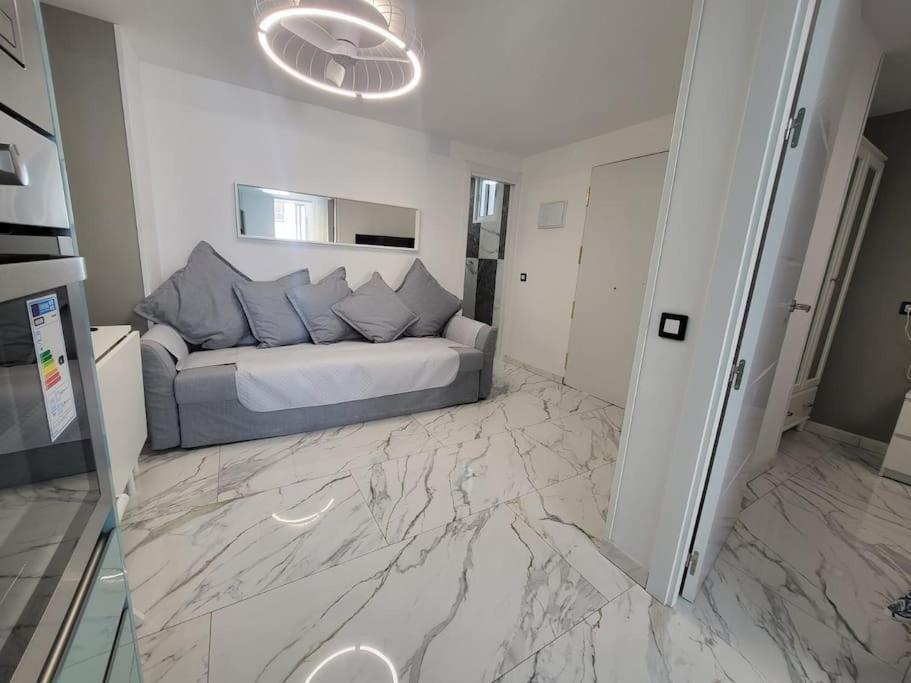 Las Canteras New 2 Bedrooms Flat At The Beach Parking Optional Лас Палмас де Гран Канария Екстериор снимка